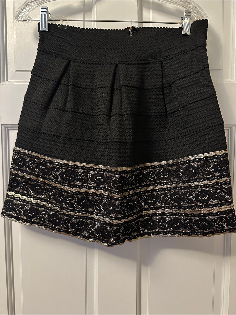 Design Lab Lord & Taylor Black Lace-Trim Skort with Gold Bands